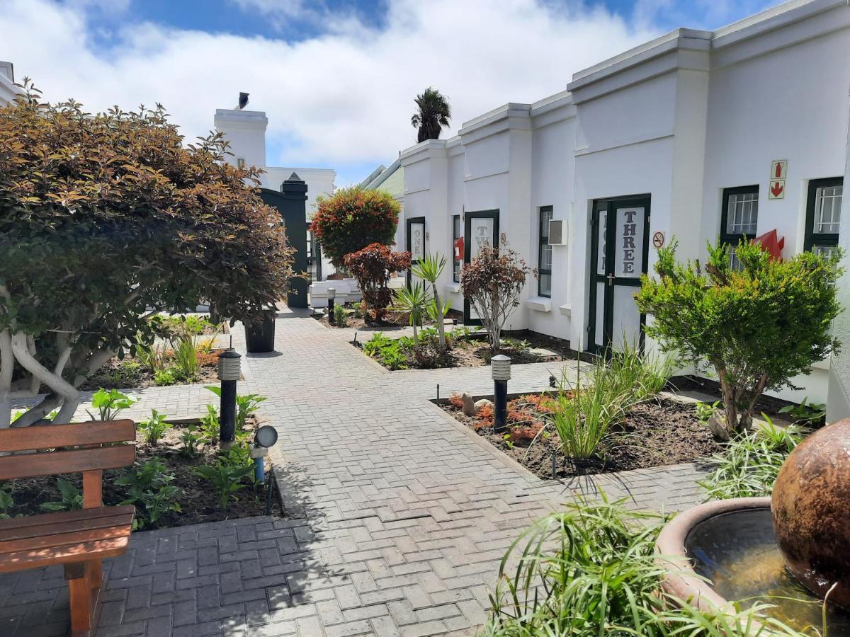 Langholm Hotel Walvis Bay Esterno foto