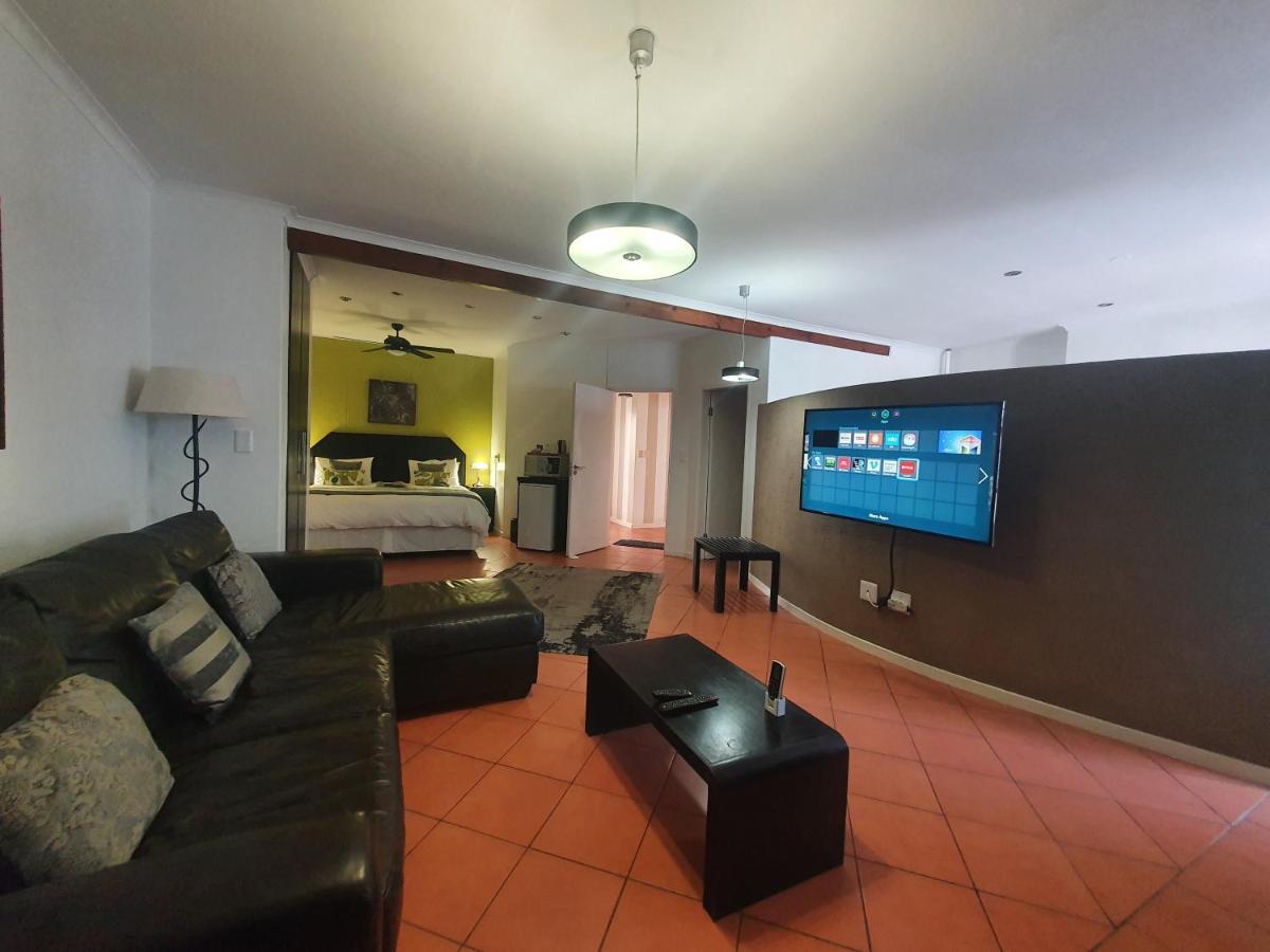 Langholm Hotel Walvis Bay Esterno foto