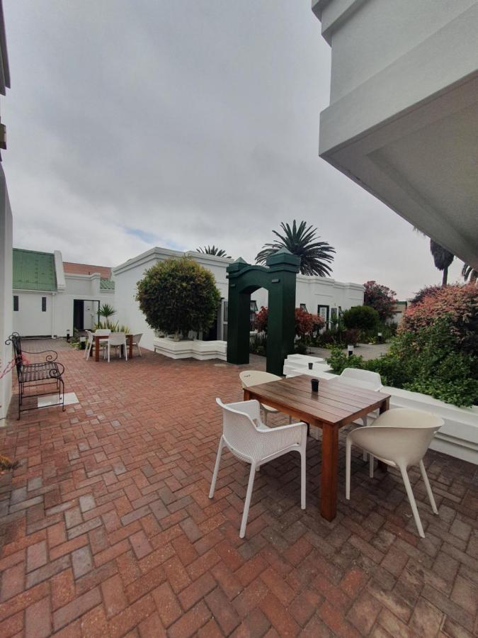 Langholm Hotel Walvis Bay Esterno foto